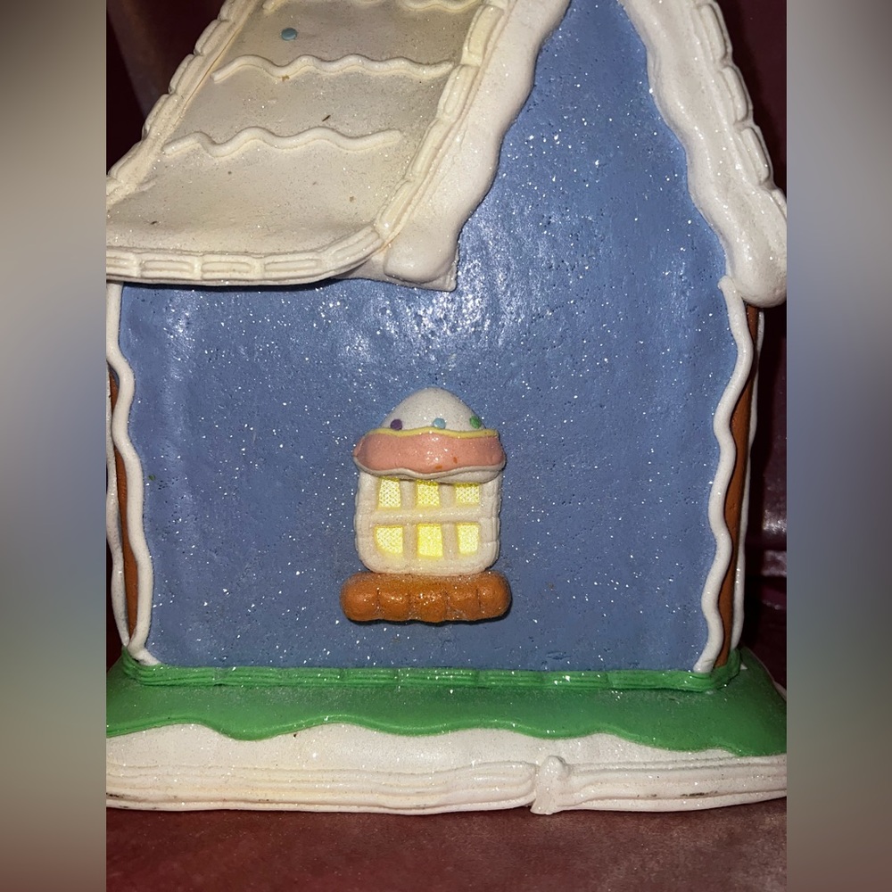 Valerie Parr Hill-Easter/spring butterfly house. Light up gingerbread type - Picture 6 of 7